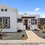 El Faro Playa Blanca (Lanzarote)