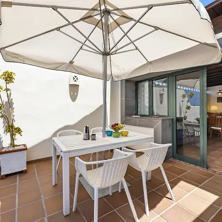 El Faro Playa Blanca (Lanzarote)